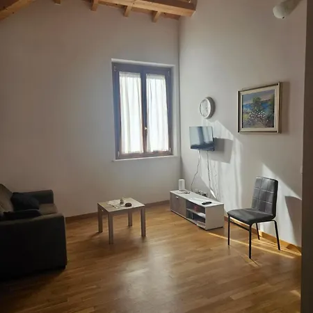 Sotto La Torre Л'Акуила