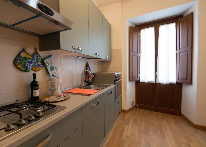 Sotto La Torre Л'Акуила