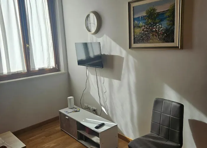 דירה Sotto La Torre ל'אקווילה